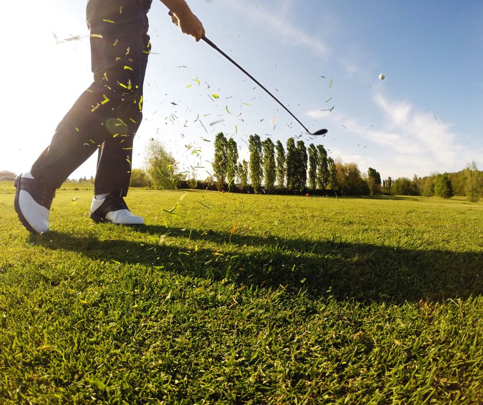 Tips for playing golf in the fall weather